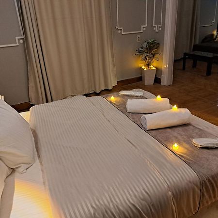 Downtown Family Suites Кайро Екстериор снимка